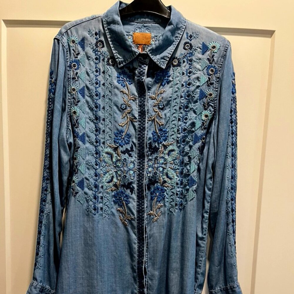 EUC Sundance Catalog Driftwood Tencel Denim Embroidered Shirt, L